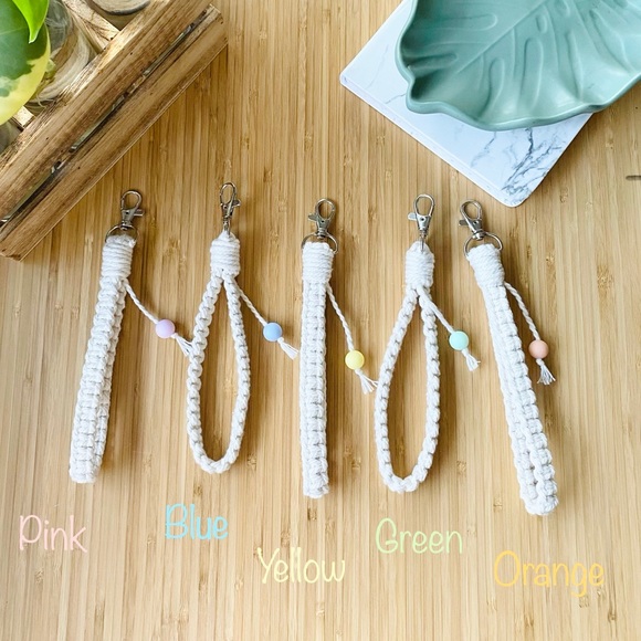 Macrame Wristlet - Picture 2 of 4
